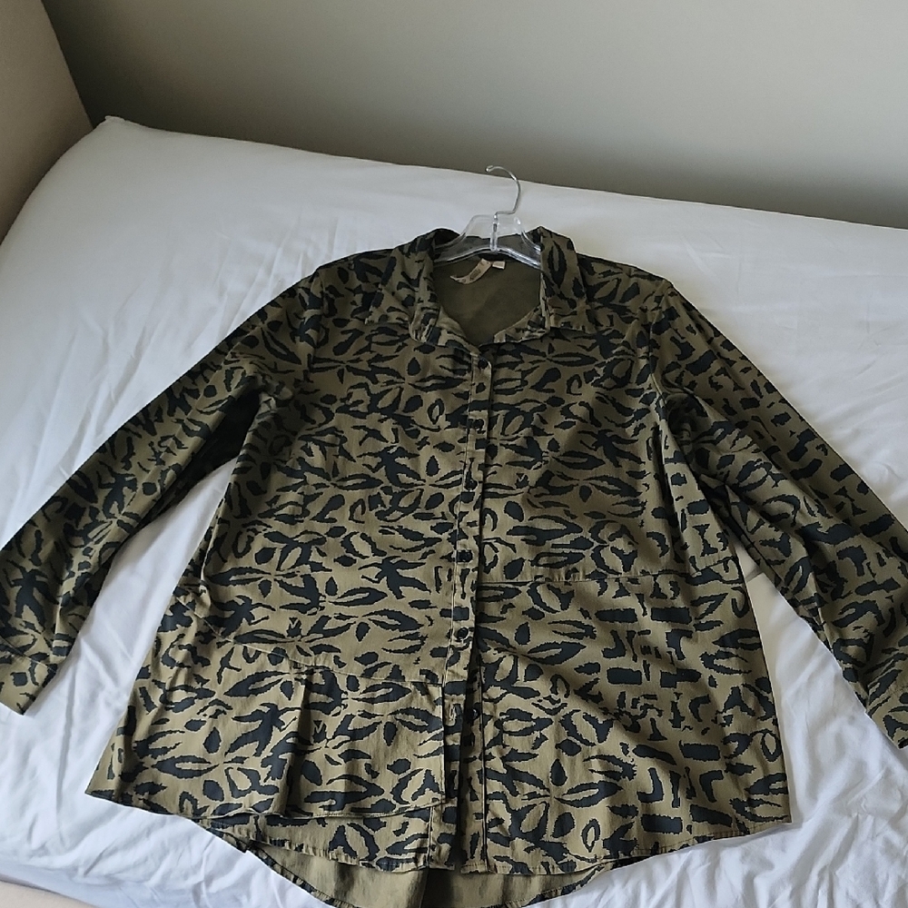 Comfy USA Olive and Black Patterned Tunic. Asymetrical.